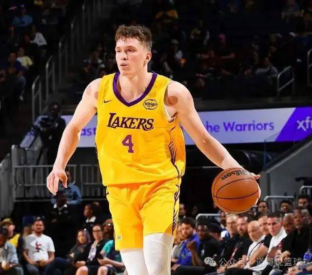 Kaiyun App官方下载莎拉波娃重要时刻比赛局势复杂，勇士带队取胜！