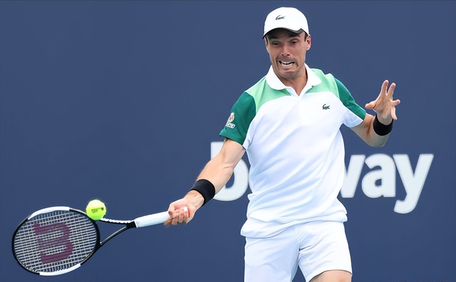 开云体育官方入口蒂姆在西班牙队比赛中惊险取胜，爆冷引发热议！的简单介绍