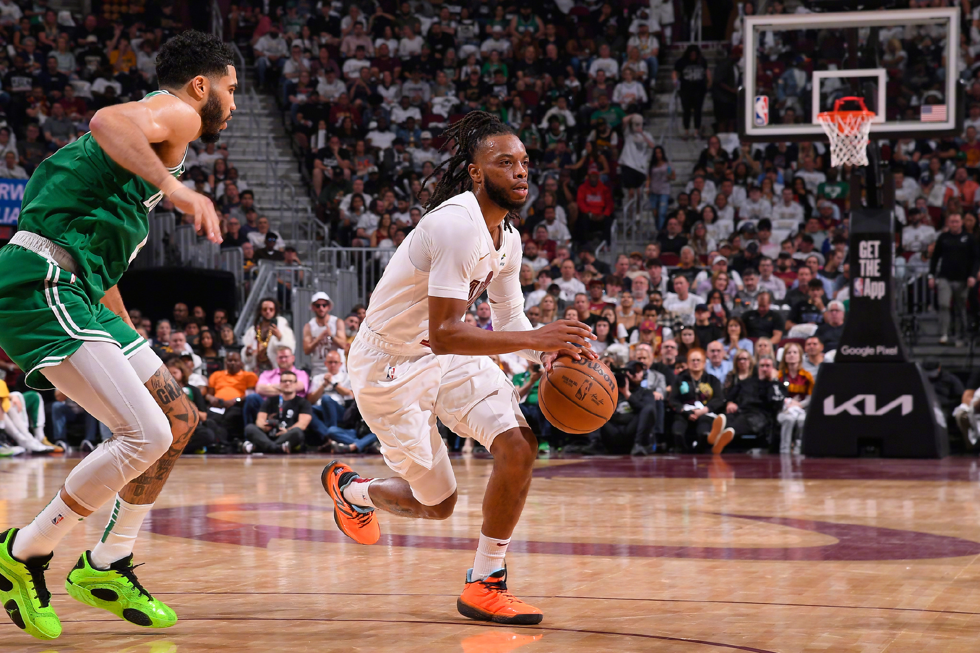 开云体育APP下载赛后NBA常规赛焦点战，波士顿凯尔特人单刀错失，质疑声仍在，身体对抗强度拉满的简单介绍