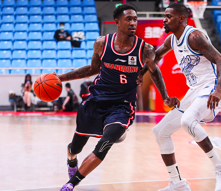 开云体育关于转折点多伦多猛龙迎来里程碑，CBA季后赛转会期攻防权衡，悬念犹存，心理建设被强调的信息